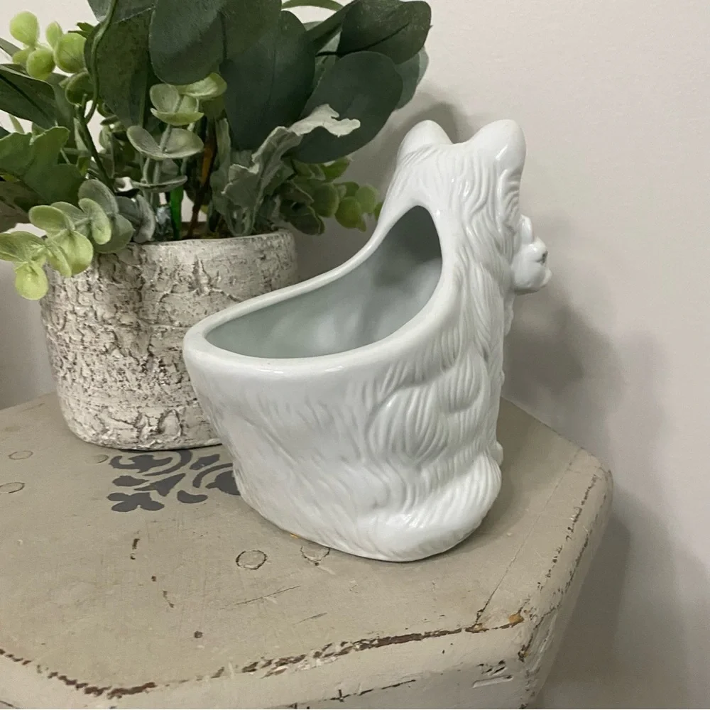 Vintage White Hand painted Ceramic Cat & Kitten Planter
